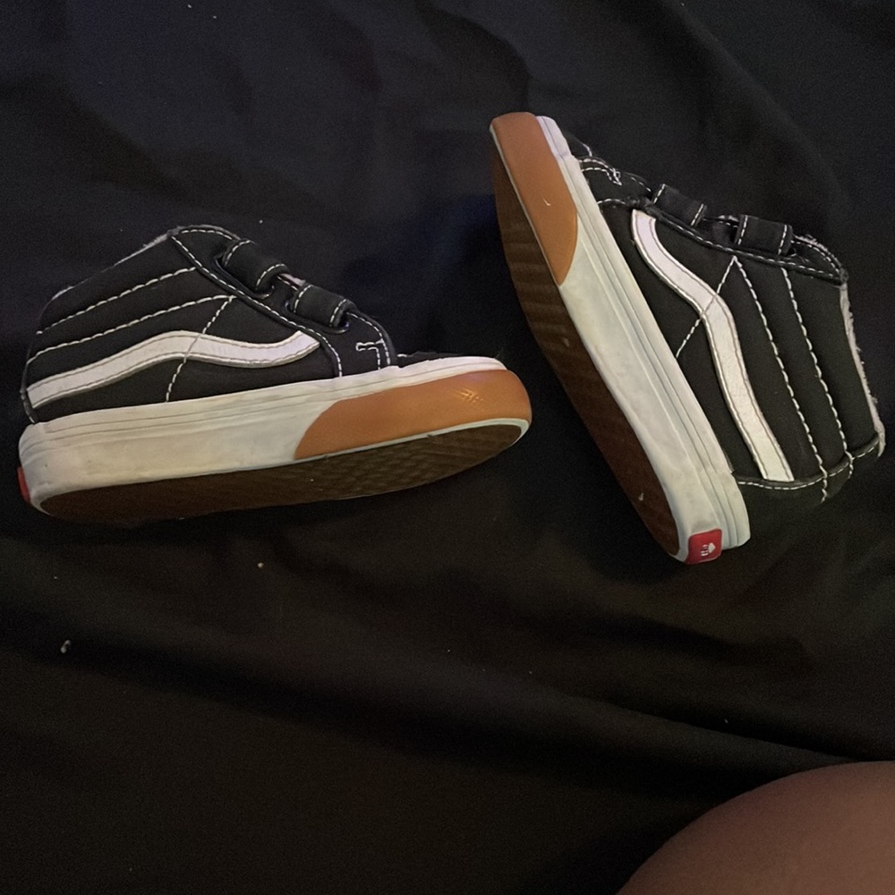 Toddlers black bubblegum bottom high top vans size 5 hood condition - Picture 3 of 4